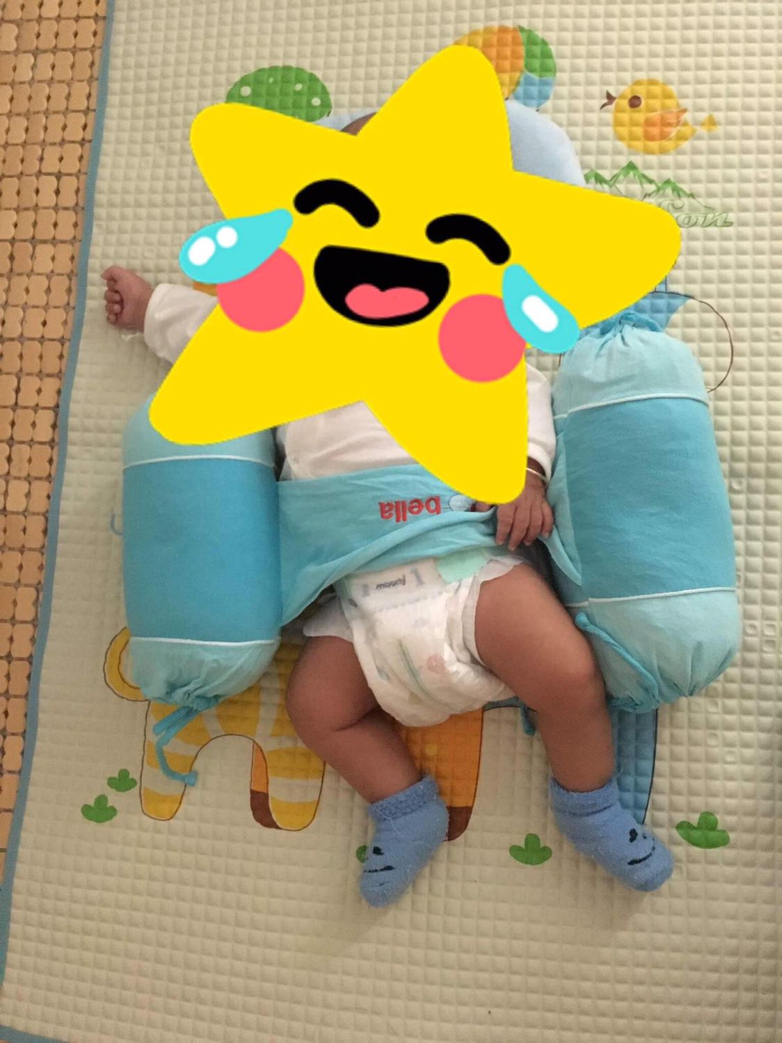 Tã moony này mình xài khi bé mới sinh. Bé nhà mình sinh non bé xíu, phải gấp tã lại nhưng moony rất mềm, xài rất thích.
Giao hàng nhanh. 
Vote 5 sao.