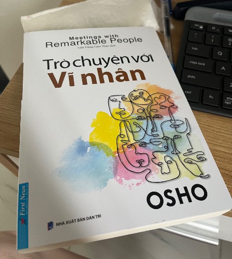 Một cuốn sách giúp bạn ổn định lại tâm thức của mình, giảm bớt những tiếng ồn ào luôn réo rrắt trong tâm trí của bạn.. Dù chưa đọc xong, nhưng cũng high recommend cho những bạn đang đắn đo về cuốn sách này. Một cuốn sách giúp bạn ổn định lại tâm thức của mình, giảm bớt những tiếng ồn ào luôn réo rrắt trong tâm trí của bạn.. Dù chưa đọc xong, nhưng cũng high recommend cho những bạn đang đắn đo về cuốn sách này.