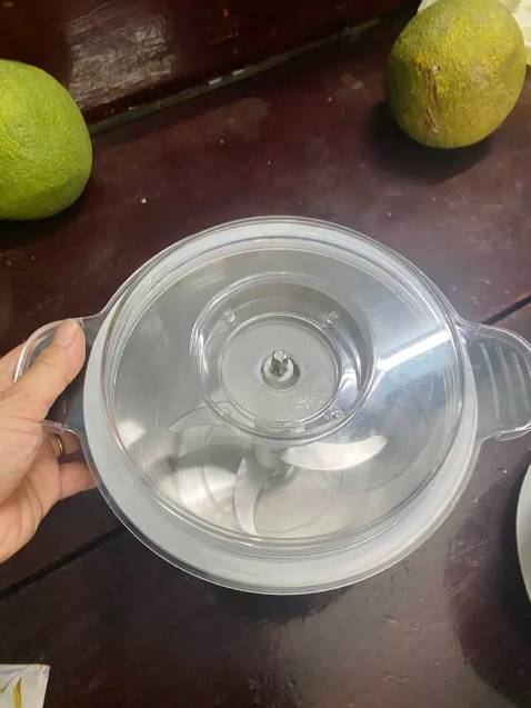 Máy xay  mạnh , nhanh , GĐ 4-5 người trở lên nên mua , mấy cái máy 300w xay đc ít và phải nghỉ lien tục vì nhanh nóng  máy ( bị cháy rồi) .Cối ko to quá đâu, Sphẩm và giá tốt nên mua nha