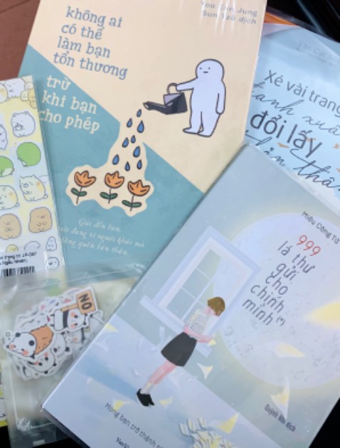 Đã nhận được hàng, dùng bọc bookcare nhưng có vẻ sách vẫn hong được bảo vệ lắm. Nma ksao vẫn đánh giá 5sao ạ🎵