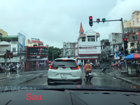 Hàng gửi nguyên hộp nhà sản xuất, cửa hàng còn  gửi kèm thư cảm ơn, lưỡi gạt chất lượng rất tốt, gạt sạch nước, không có vết gợn của nước còn trên kính, gạt nước không tạo ra tiếng kêu, với giá như vậy được một đôi lưỡi gạt mưa chất lượng tốt như này + người bán rất chuyên nghiệp thì 5 sao + là không quá lời. Sẽ mua tiếp và giới thiệu cho ae bạn bè ủng hộ..