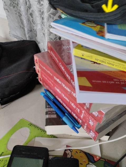 Nhìn khá trầm trồ bao bì bảo vệ đàng hoàng do đi làm nên sách cũng chưa tháo ra đọc :)))
