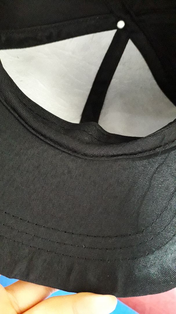 đặt màu nâu thì giao màu đen đường chỉ cũng bị bung