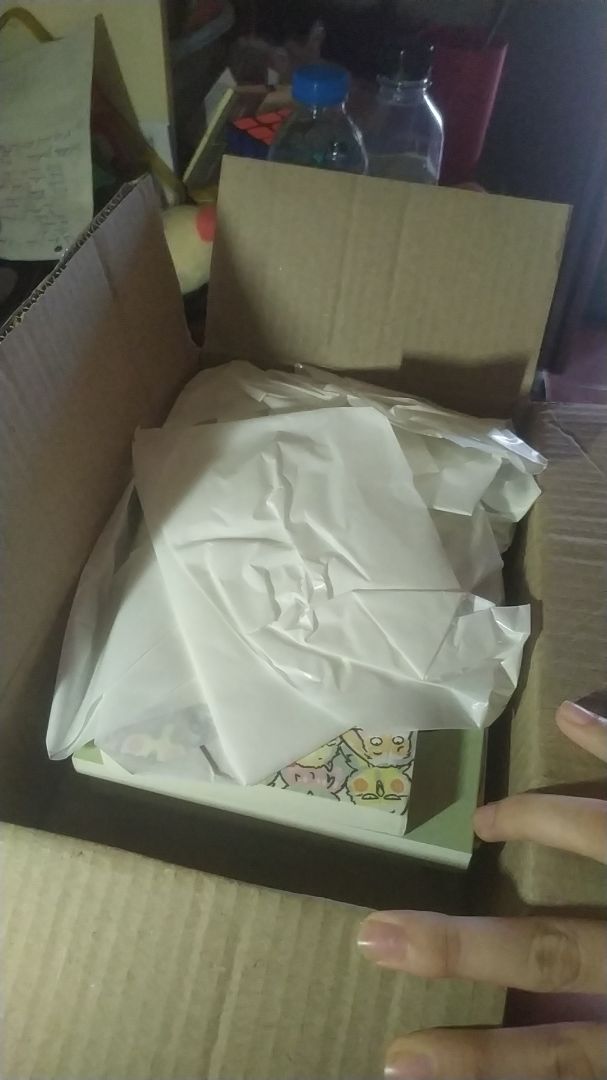 giao hàng nhanh . truyện có tranh ảnh cụ thể. giao bằng hộp .