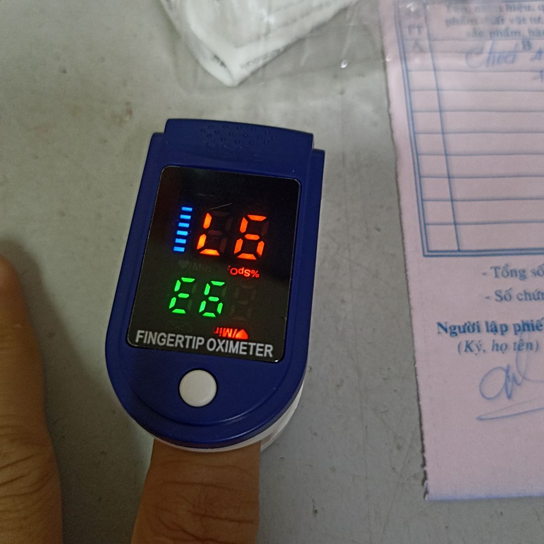 E mua 2 sản phẩm SPO2,2 màn hình trái ngược nhau.e có thể nào đổi lại sản phẩm lại được không,e chụp 2 ảnh để gửi so sánh sản phẩm e đã nhận được