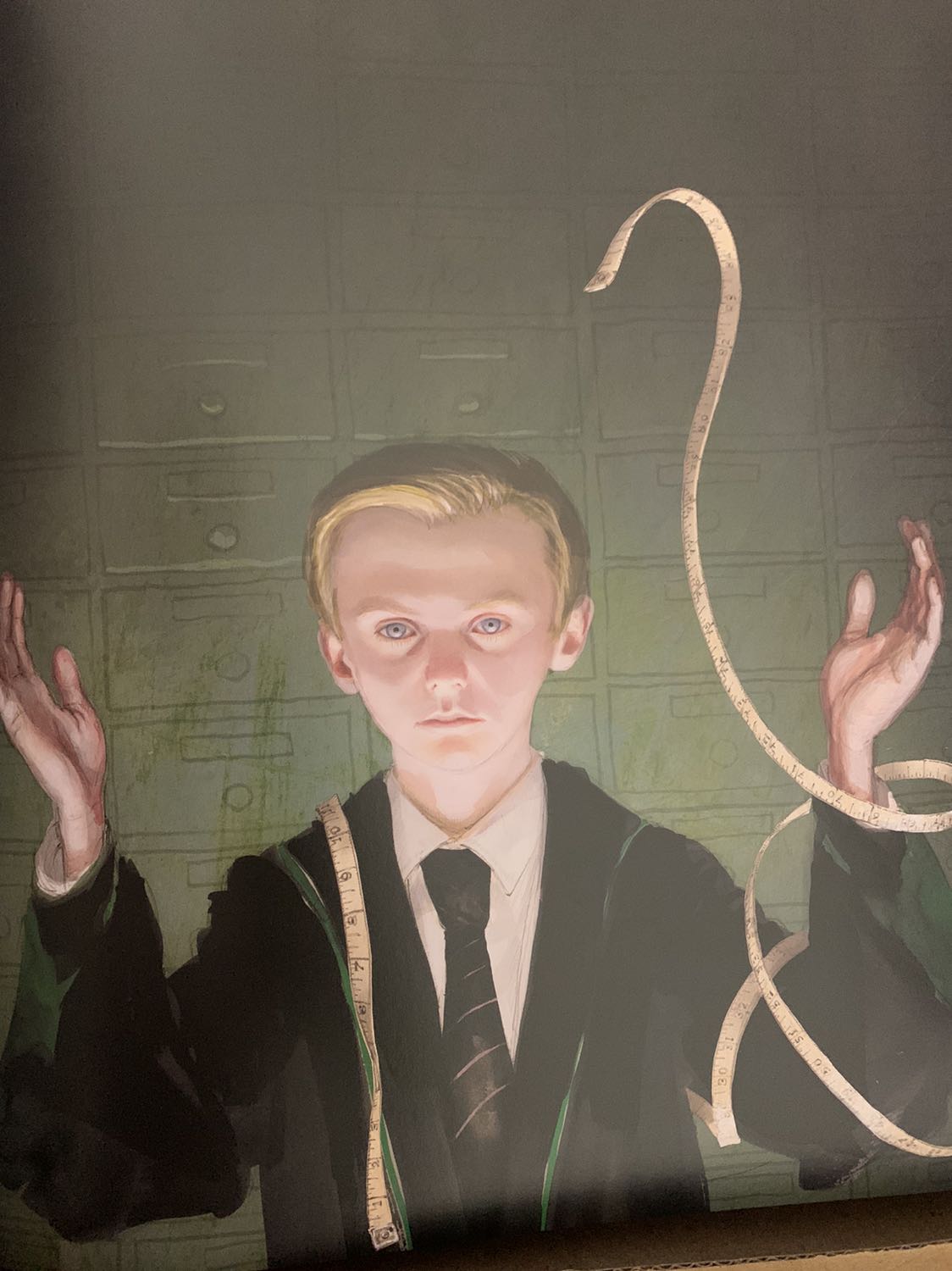 Giao hàng nhanh hơn dự kiến rất nhiều, mình đặt hôm trước thì hôm sau đã nhận được hàng luôn rồi. Tuy sách bìa giấy hơi bụi nhưng bên trong vẫn ok. Sách cầm chắc tay, nói chung là cầm sách thích mê