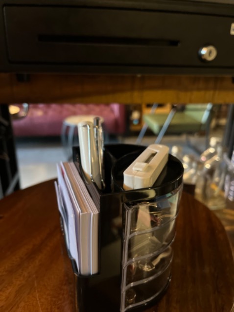 Hộp đẹp nên mua.
Nhưng đóng gói cẩu thả, ko tôn trọng khách hàng.