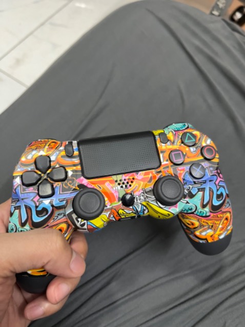 Hàng đẹp, chắc chắn, nút điều khiển nhạy, kết nối bluetooth nhanh. Mỗi việc khi mình tắt máy tính đi và mở lại thì phải kết nối bluetooth lại hơi mất tg, ko rõ do pc hay sao nữa. Nhìn chung tốt, nên mua