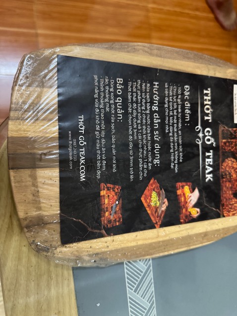 Thớt chắc 5 năm rồi chưa bán cho ai, cũ, bụi bám quá trời