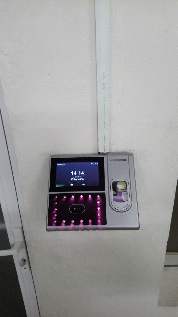 đóng gói ổn, mới mua chưa biết có ổn lâu dài hay không, đang mài mò cài đặt phần mền chấm công, thấy bên ngoài mỹ quan cũng OK, shop trả lời tất cả câu hỏi mặc dù hơi chậm trên ***