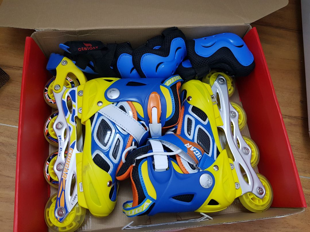 giày rất đẹp và chắc chắc, size giày thì nên chat với shop để tư vấn chọn đúng, dùng được lâu dài khi bé lớn. Đồ bảo hộ cũng tạm được. giày rất đẹp và chắc chắc, size giày thì nên chat với shop để tư vấn chọn đúng, dùng được lâu dài khi bé lớn. Đồ bảo hộ cũng tạm được.