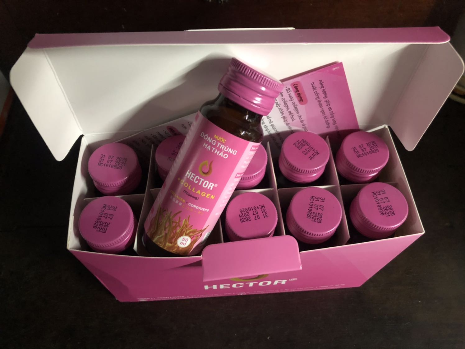 Uống hộp thứ 3 rồi, nay thấy shop có combo 2 hộp giá cả hợp lí thành ra mua về uống dần.
Hiệu quả sau 20 ngày, làn da có sức sống hẳn lên, sức khoẻ ăn uống đều tốt.
Hàng giao nhanh, gói cẩn thận.
Cảm ơn Tiki và shop Minh Hạnh đã mang lại sản phẩm Việt đến người Việt.