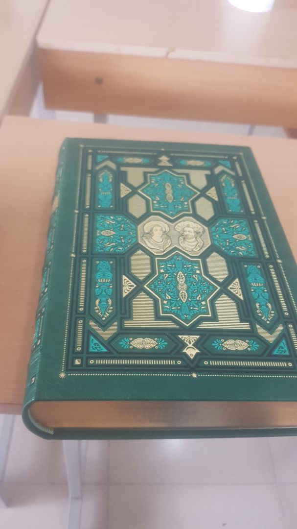 sách đẹp, nội dung hay. shop gói hàng rất kỹ. Hình ảnh chỉ mang tính chất kiếm điểm. Vui lòng tưởng tượng và mua sách để được trải nghiệm trọn vẹn hơn.