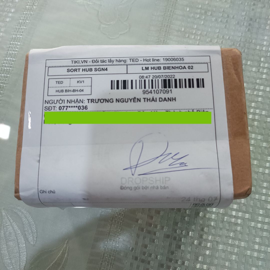 Shop tư vấn nhiệt tình, sản phẩm đẹp trong tầm giá. Giao hàng nhanh, hộp nguyên vẹn