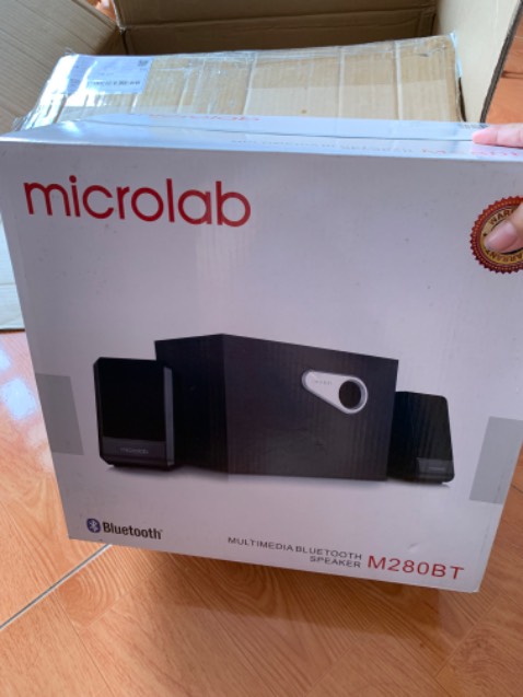 Shop chuẩn bị hàng nhanh, loa đẹp, âm thanh nghe cũng ổn áp mà không có nút chỉnh bass