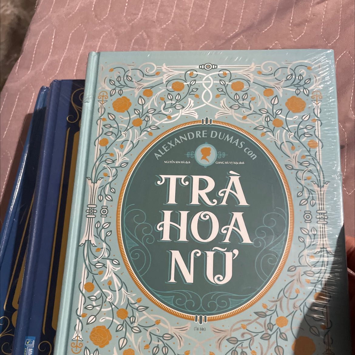 Sách siêu đẹp, giao hàng nhanh rất hài lòng với sản phẩm