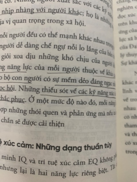 Sách lỗi chính tả nhiều quá, cảm giác như đọc sách giả. Nội dung sách thì hay và khá khó hiểu. Đóng gói sách ổn, sách khá dày Sách lỗi chính tả nhiều quá, cảm giác như đọc sách giả. Nội dung sách thì hay và khá khó hiểu. Đóng gói sách ổn, sách khá dày