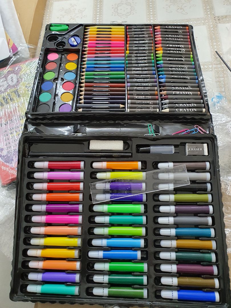 Lúc mua đang sale 67.000. Hộp màu nhìn bắt mắt, nhưng chất lượng thì tạm. Nhưng vì đây là hàng giá rẻ nên so với giá sản phẩm này đạt yêu cầu, cho trẻ phá phách thì ok. Lúc mua đang sale 67.000. Hộp màu nhìn bắt mắt, nhưng chất lượng thì tạm. Nhưng vì đây là hàng giá rẻ nên so với giá sản phẩm này đạt yêu cầu, cho trẻ phá phách thì ok.