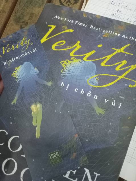 mình thích cái bìa sách quá ạ, đẹp qtqđ