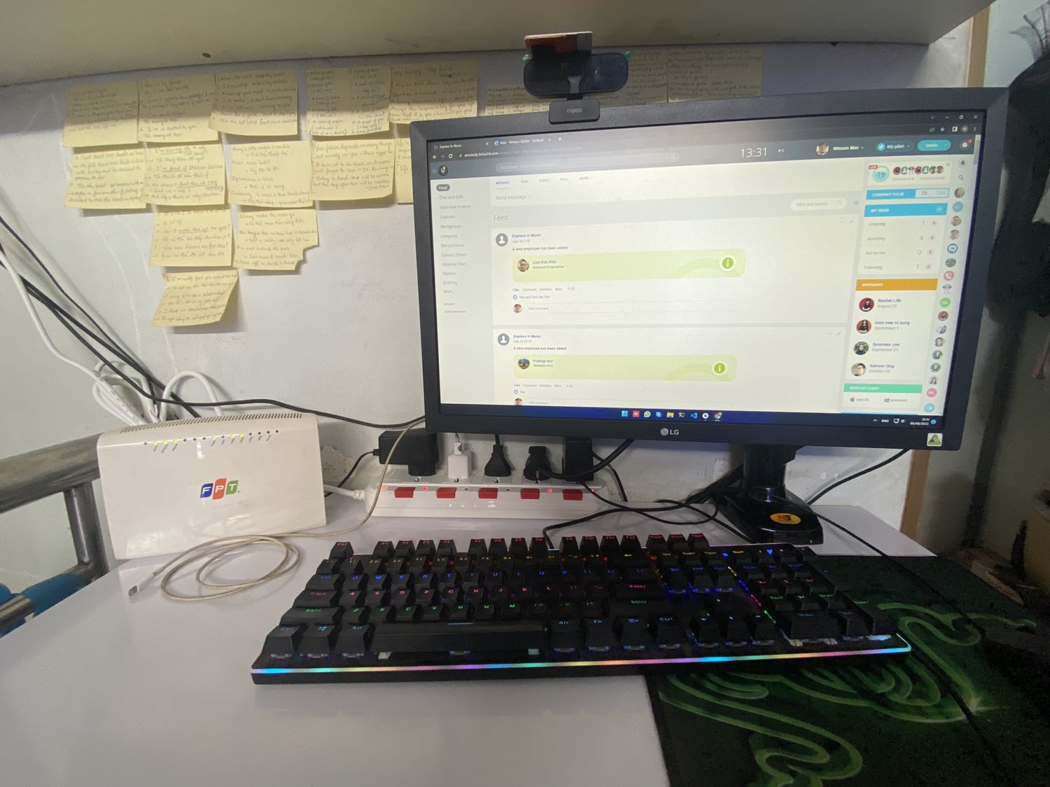 Bề ngoài mẫu mã ok. Nút bật đóng màu đỏ hơi lỏng lẻo, hay bị kẹt