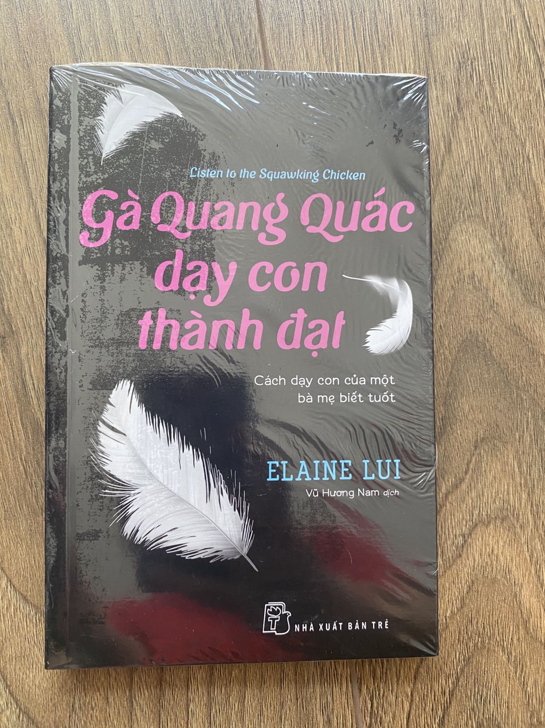 Tiki giao sách còn nguyên seal, sách mới đẹp, cứng cáp. Dạy con là một hành trình gian nan. Hi vọng là những bài học trong quyển sách sẽ tiếp thêm động lực và phương pháp dạy con hiện đại.