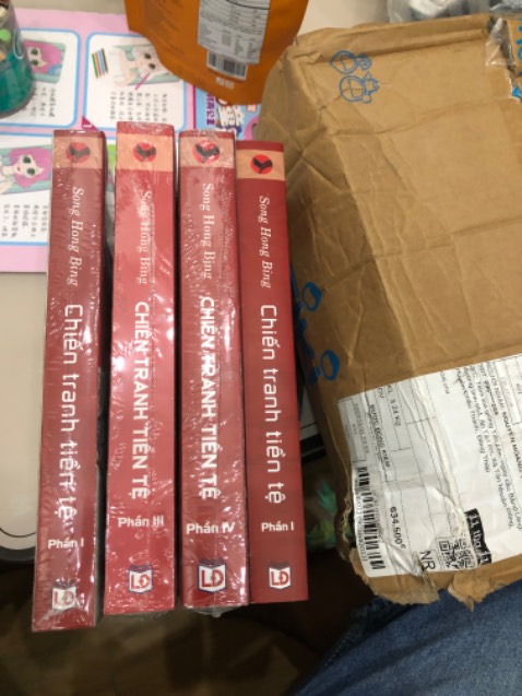 Hi bạn, bạn đã giao nhầm 2 quyển phần 1, không có quyển phần 2. Bạn xử lý giúp mình nhe! Thanks!