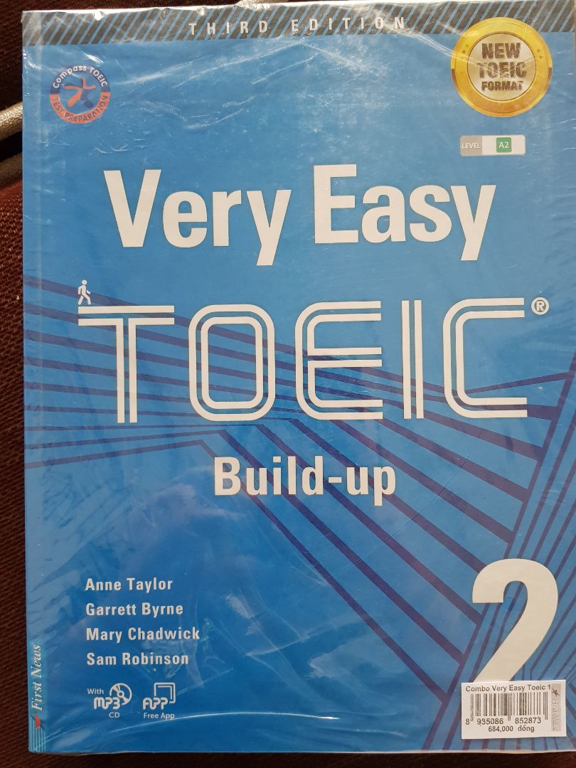 Sách được giao đến rất nhanh. Mình đặt hàng chiều ngày hôm qua (30/10/2021) thì sáng nay (31/10/2021) anh shipper đã giao đến cho mình rồi. Sách được đóng gói kĩ càng, không bị móp méo bìa sách, sách rất đẹp và nặng lắm mn ơiiii :)))