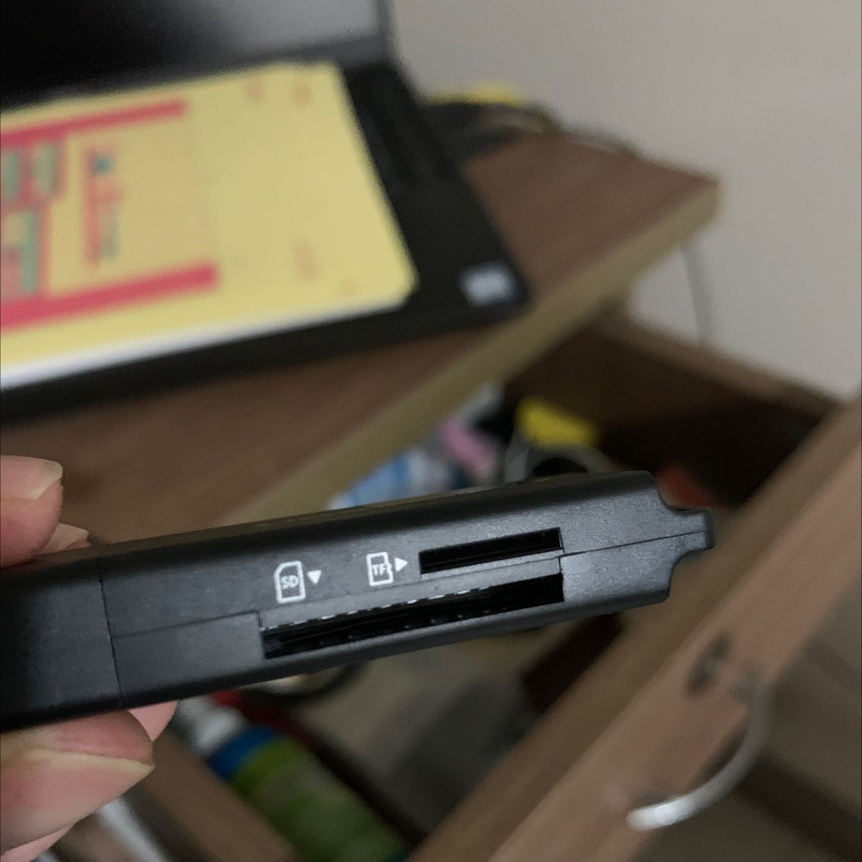 Giao hàng nhanh chóng và đúng hẹn. Đầu đọc tốt với SD và micro SD. Tốc độ ghi thì phụ thuộc cào loại thẻ. Đóng gói cẩn thận Giao hàng nhanh chóng và đúng hẹn. Đầu đọc tốt với SD và micro SD. Tốc độ ghi thì phụ thuộc cào loại thẻ. Đóng gói cẩn thận