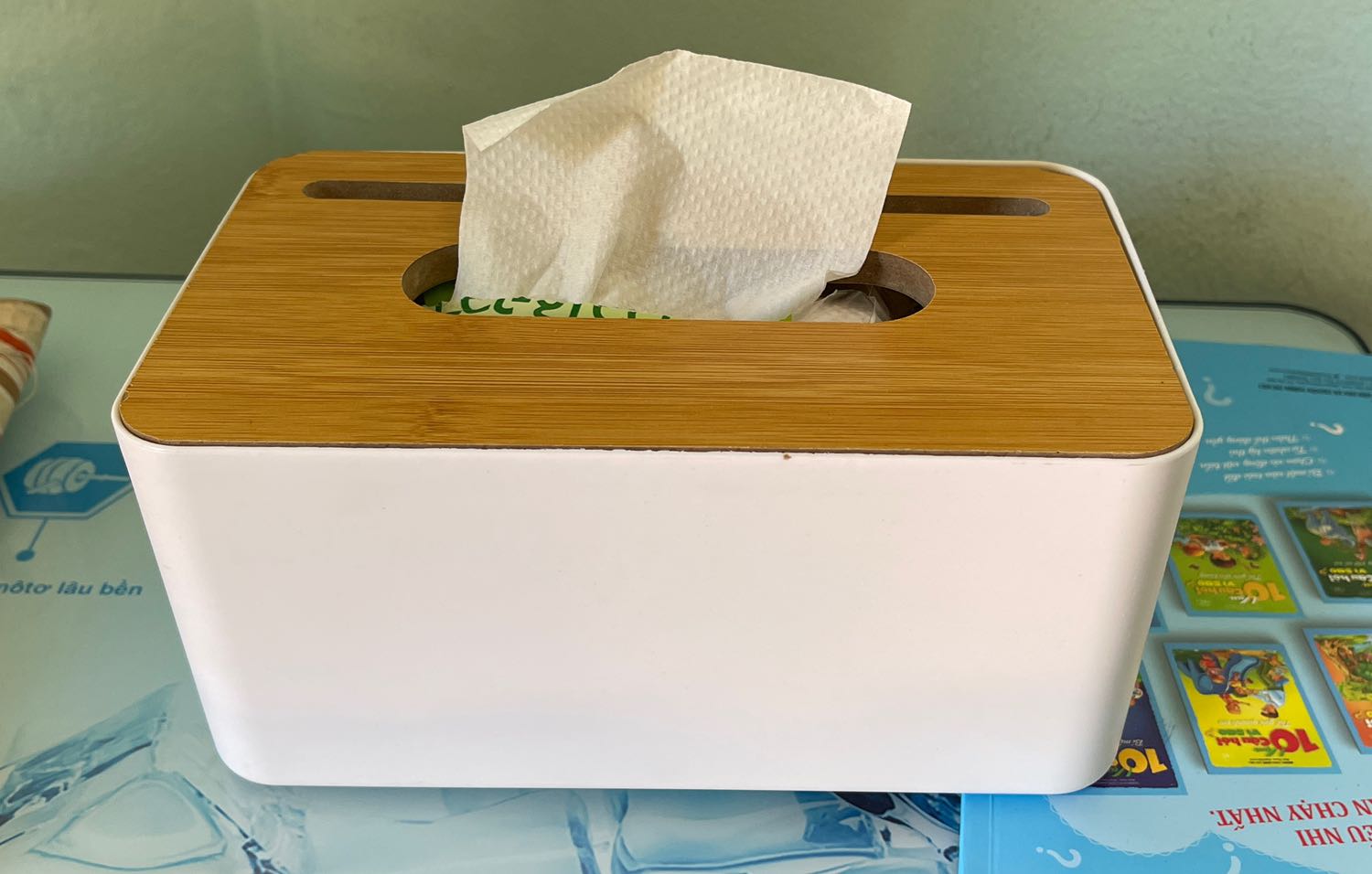 Tạm đc! Bị trầy xước xung quanh nắp hộp!