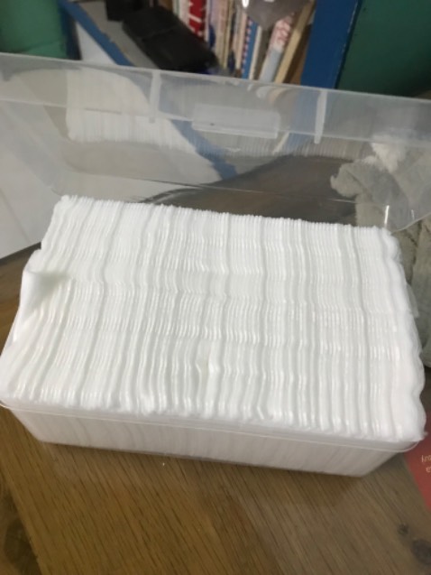 Quá tệ, bông mỏng như giấy lụa, chất lượng tệ, ko đáng mua