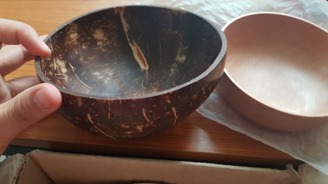 Sp đẹp, mình chon bát 8cm cảm thấy hơi lớn hơn nhu cầu, kk. Nó lớn cỡ cái tô mini ^^
Có đặt thêm vài món bên shop, được tặng 5 ống hút tre đẹp lắm bạn nhé