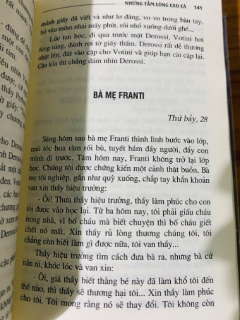 Sách gồm nhiều câu chuyện ngắn 2-3 trang, dễ đọc