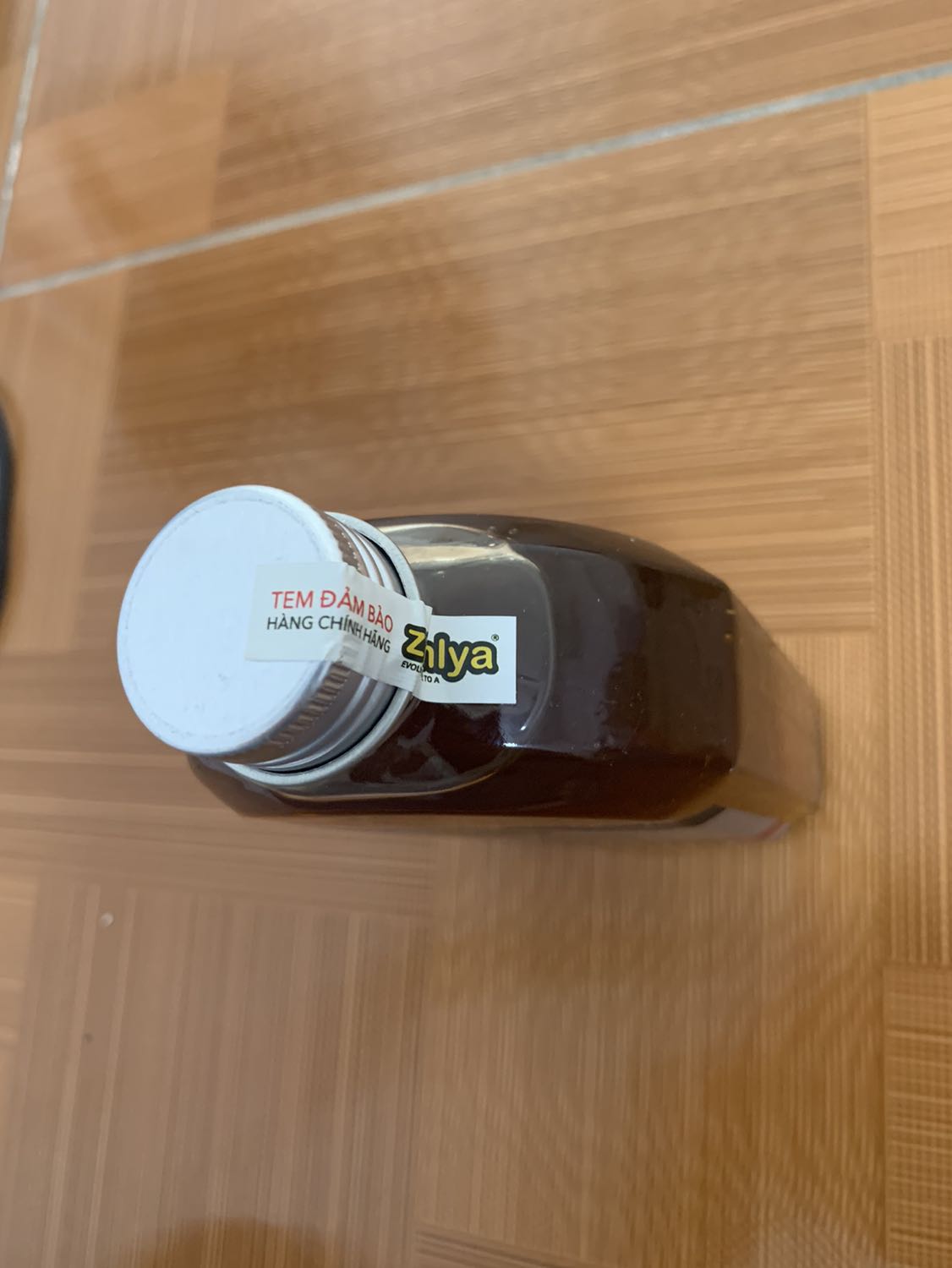 Giao hàng nhanh, shipper lịch sự, ngoài dây da đồng hồ còn có tặng kèm dụng cụ để thay dây. Nói chung ổn trong tầm giá.