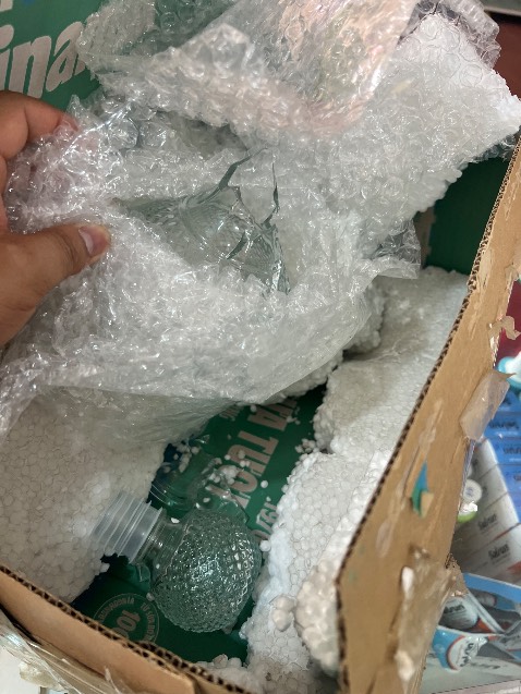 Bình bị bể 1 cái đóng gói sơ sài rất tệ