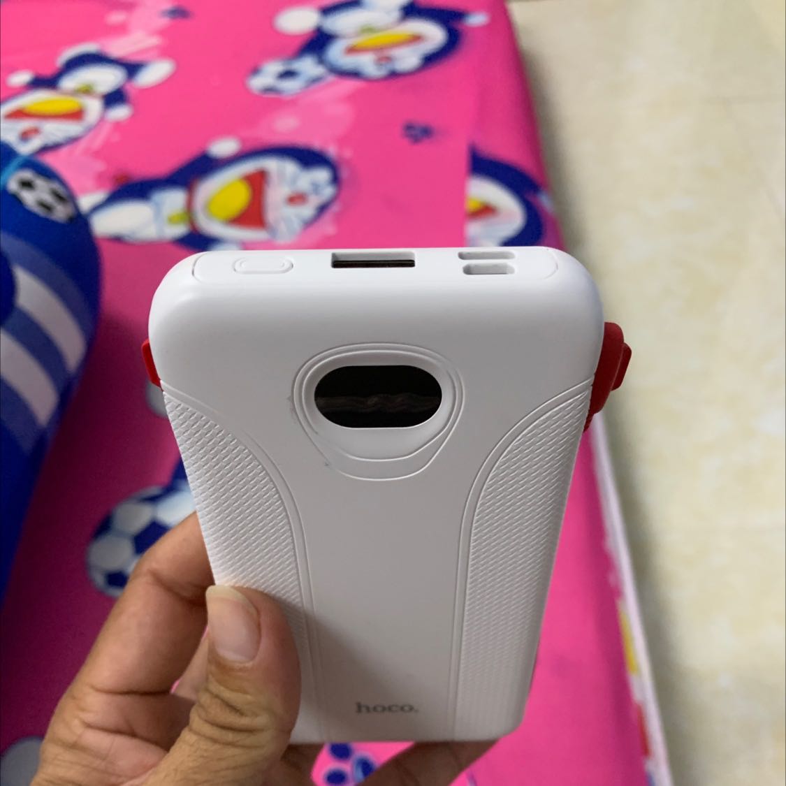 60% pin mà sạc điện thoại xs không đầy ?