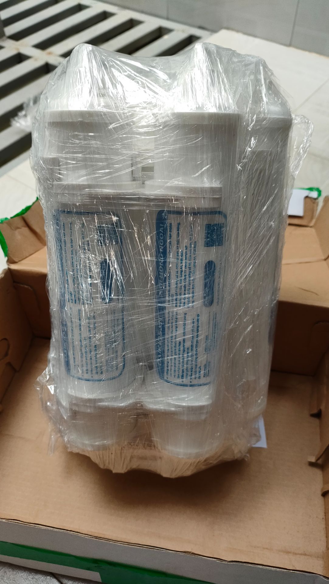 Tiki có uy tín, hàng đóng gói cẩn thận, chất lượng sẽ có ý kiến sau. Tuy nhiên hy vọng sử dụng ổn