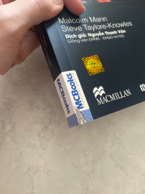 Nội dung sách rất hay ạ!!!
Shop nên bọc sách thêm 1 lớp nữa vì vận chuyển đã làm rách lớp bọc ngoài và gãy góc sách. 
Giao hàng nhanh, đúng hẹn