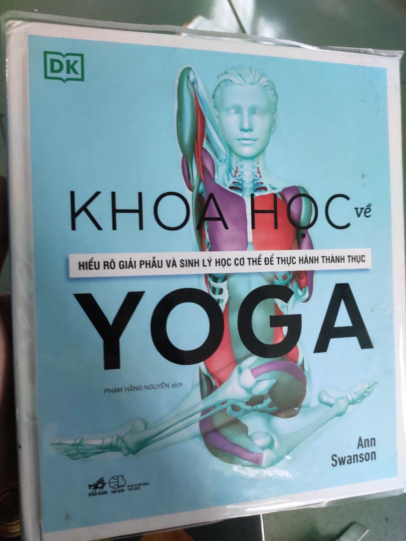 đã mua nhiều đơn dạo nạo này tiki giao hàng, đơn hàng móp méo, mặc dù đã lót thêm giấy nhưng vẫn k thể bảo vệ tốt cuốn sách, mua sách về để tặng cho bạn mà đã bị bong hết bìa gáy luôn rồi, xin đổi lại hàng ạ