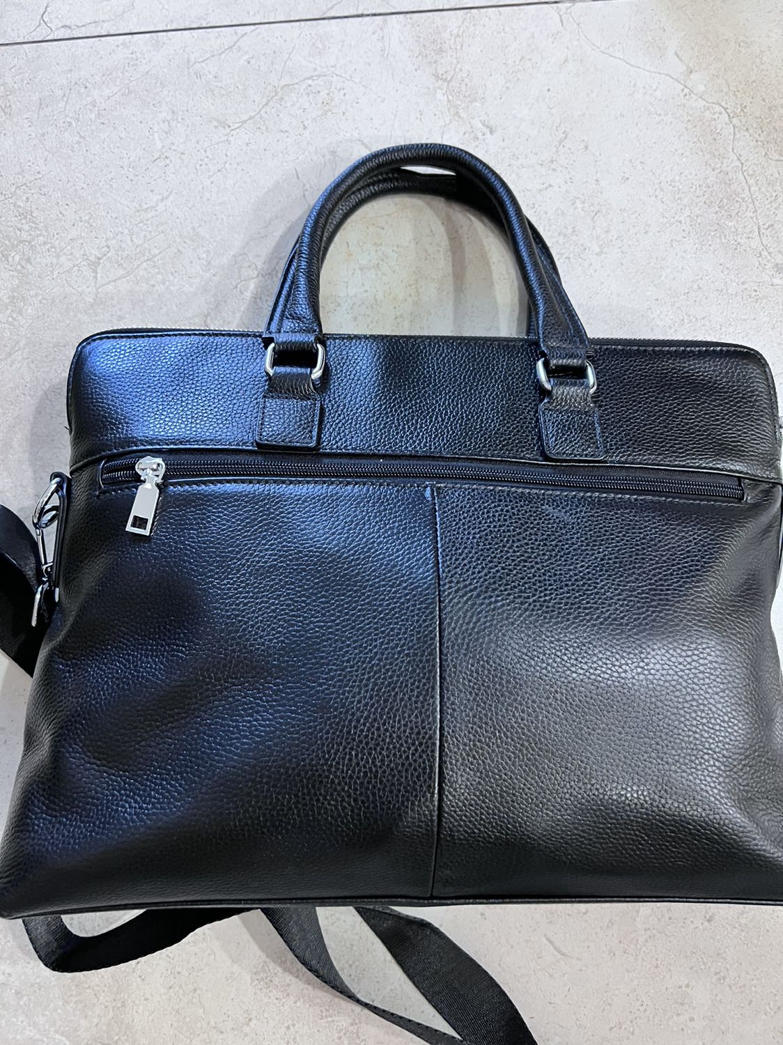 Sản phẩm ok, vừa đủ máy tinh 14” và cuốn sổ tay A5