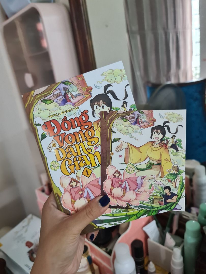 Tiki giao nhanh siêu tốc, bọc sách cẩn thận. Cuốn này mình ngó review nên mua nhưng ko thích phần ruột sách lắm, nguyên cái trang màu đen, nét vẽ thì...mình ko thấy tươi sáng màu sắc như bìa truyện. Mình chưa đọc nội dung nên mới chỉ nhận xét cảm quan về phần trình bày của sách thôi nhé.