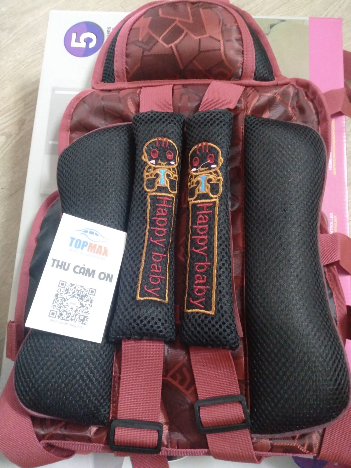 Đúng màu đã chọn, chỗ đai thắt phía trước bé mềm, chất liệu tương đối tốt, hợp giá tiền.
cảm ơn TOPMAX đã giao hàng đúng yêu cầu