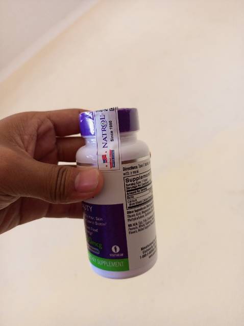 Còn nguyên team, chai mác thì mới, nhưng sao không có hộp mà chỉ quấn bằng giấy bọt bóng