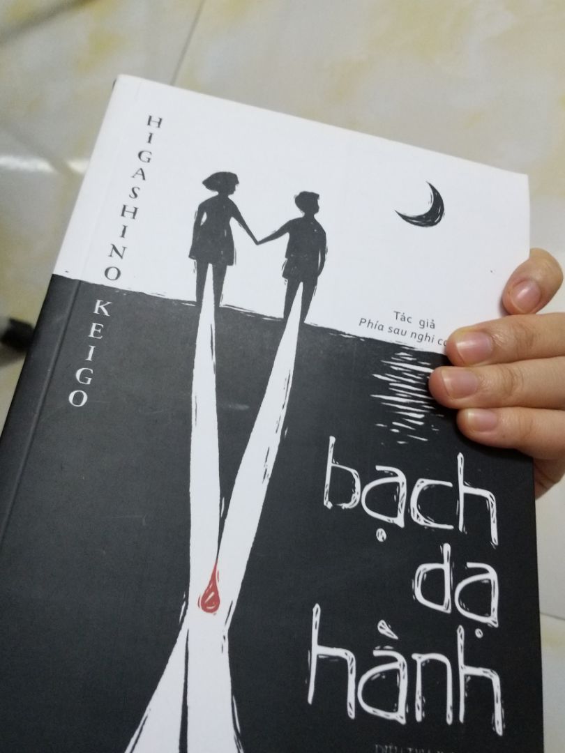 Quá thất vọng Tiki về khâu giao hàng. Thực sự mình đã rất hâo hức khi mua cuốn này tới giờ cầm nó trên tay thì mép của sách cong hết và dính nhiều bụi. Nhiều lần mình đặt đã bị vậy và cũng đã đánh giá lại nhưng vẫn không thay đổi. Mình thực sự thất vọng 😔