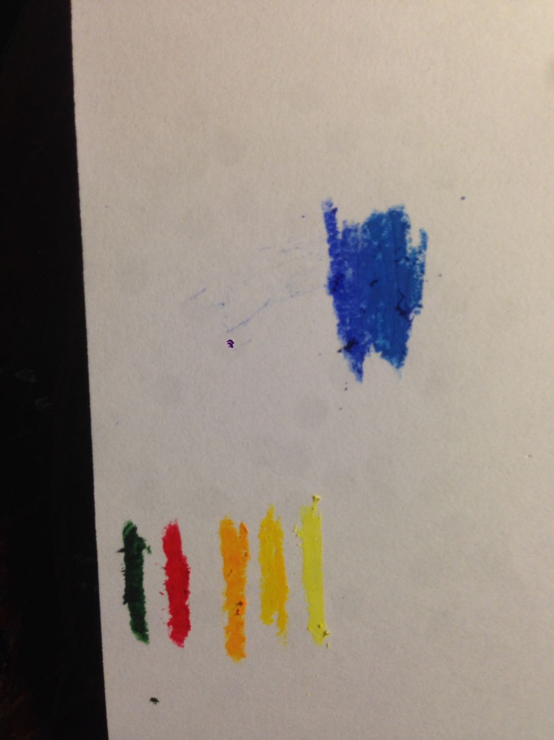 Tiki gửi hàng nhanh, sớm trước 2 ngày. Đóng gói cần thận, màu còn nguyên, đủ màu. Về phần màu thì rất tốt, với giá thành rẻ mà có màu tươi, đậm. Mình thích nhất là khả năng trộn màu với nhau. Tuy nhiên có nhược điểm là màu hết rất nhanh nên có mua thì mua 2-3 hộp nếu dùng lâu dài. Nói chung là mình rất hài lòng ^^