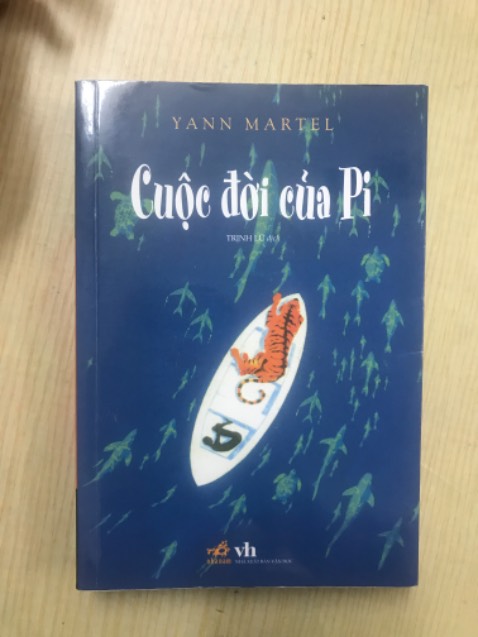 Rất hay. Đặc biệt là tác giả miêu tả nội tâm của Pi rất thú vị, phần đầu kể về csong của Pi hơi khó nhập tâm với mình, phần sinh tồn trên biển đến hết thì rất cuốn.
