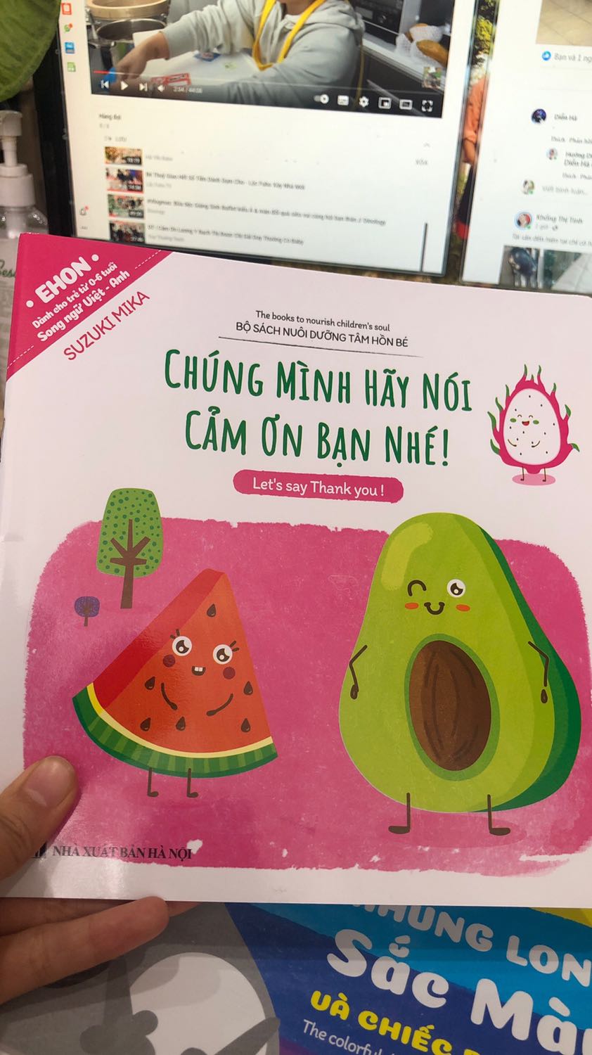 Sách rất đẹp màu sắc hấp dẫn, đc sale 20k rất rẻ mn nên mua cho bé ạ