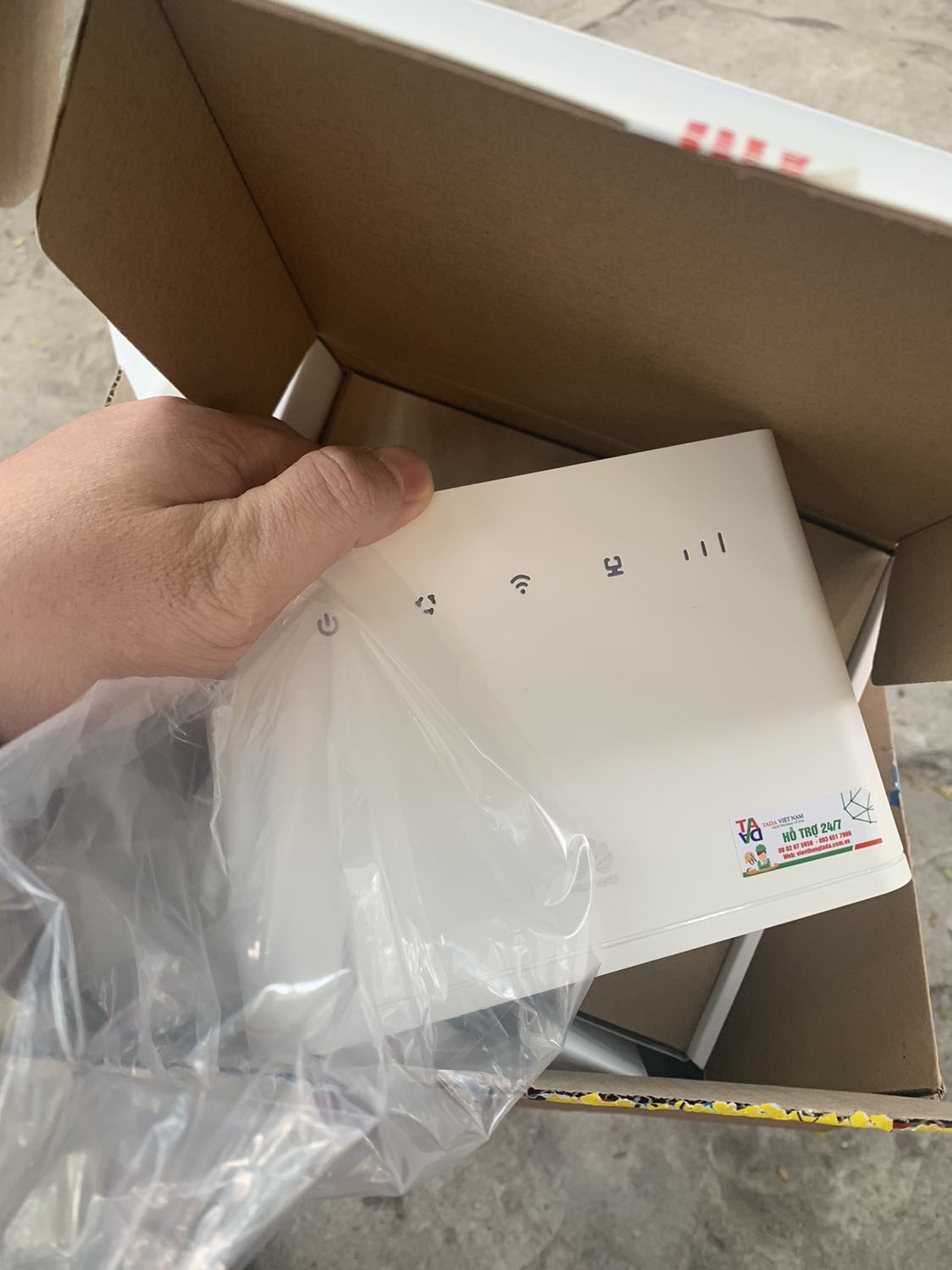 1 sao vì không có ăng ten + dây cáp. Các bác mua nhớ kiểm kỹ cáp + Ăng ten hãy nhận.