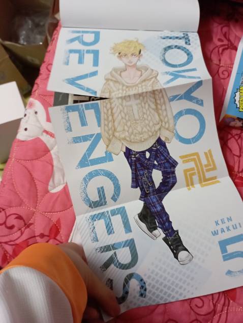 Rất tệ vì của mik đã bị rách thấy kĩ thì bên dưới và ngay mặt của mitsuya của mik bị lồi lên 1 chút ạ!
Giao hàng khá lâu
Mình đã ko thích cách mn đóng gói chuyện cho mik!