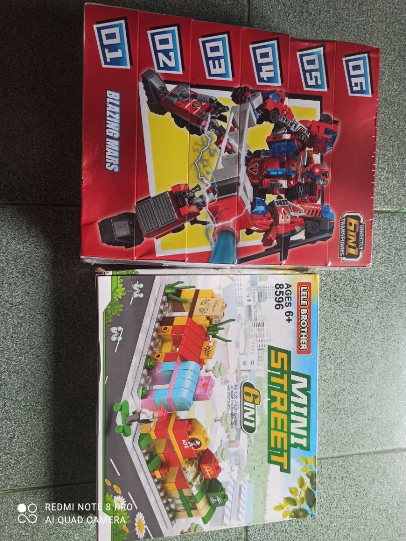 rất đẹp và thú vị. Nếu to hơn thì tốt. Mua về cho cháu chơi mà thấy hay quá nên giữ lại chơi luôn :)