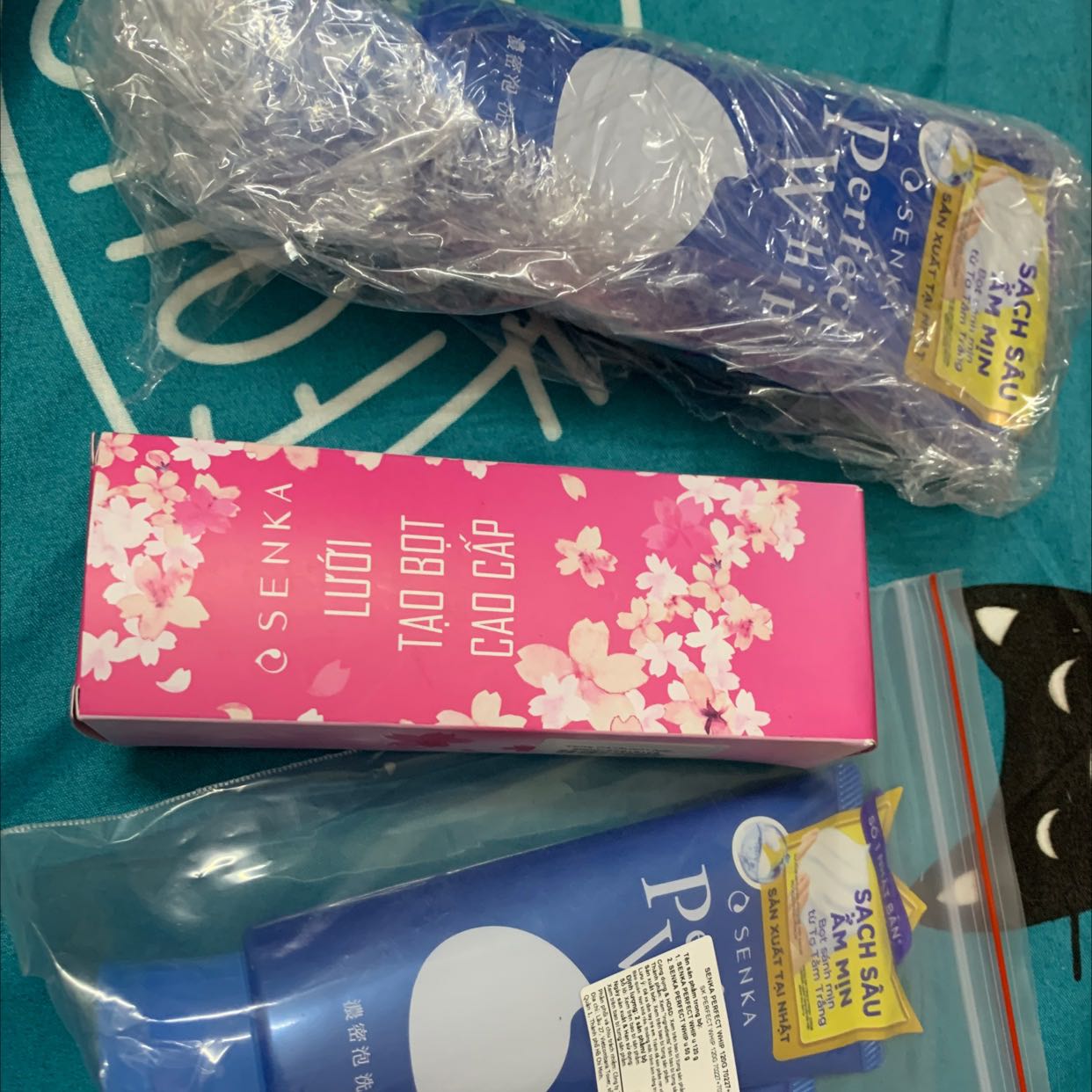 Giao hành nhanh hơn dự kiến 2 ngày, đóng gói cẩn thận lắm luôn (có dán sticker cảnh báo hàng dễ vỡ 😄), sản phẩm chuẩn hàng, được tặng quà lưới tạo bọt. Tks shop nhiều